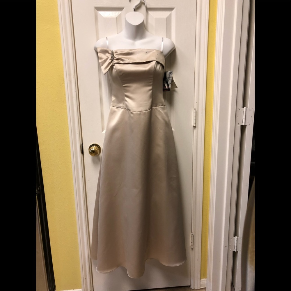 Rampage Prom dress  Size:3 /can also fit a petite